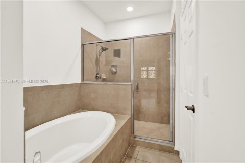 Casa en alquiler en Cutler Bay, Florida, 3 dormitorios, 182.83 m2 № 2043581 - foto 3