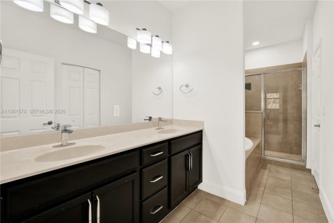 Casa en alquiler en Cutler Bay, Florida, 3 dormitorios, 182.83 m2 № 2043581 - foto 4