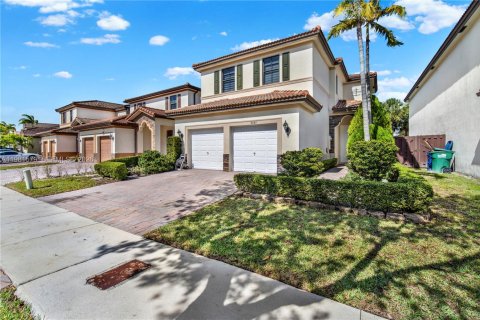 Casa en Cutler Bay, Florida 3 dormitorios, 182.83 m2 № 2043581