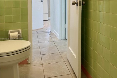 House in Hollywood, Florida 2 bedrooms, 69.68 sq.m. № 2076382 - photo 15