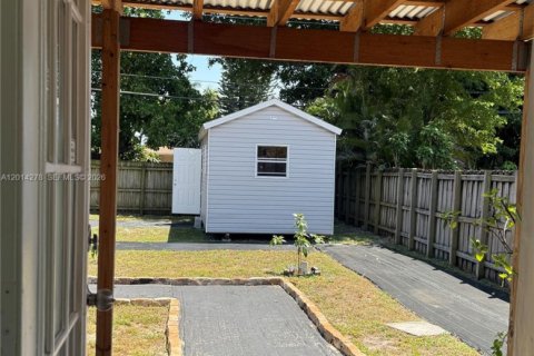House in Hollywood, Florida 2 bedrooms, 69.68 sq.m. № 2076382 - photo 18