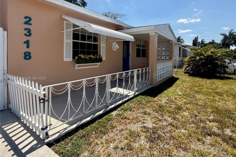 House in Hollywood, Florida 2 bedrooms, 69.68 sq.m. № 2076382 - photo 26