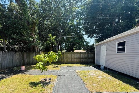 House in Hollywood, Florida 2 bedrooms, 69.68 sq.m. № 2076382 - photo 24