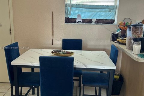 Condo in Hallandale Beach, Florida, 2 bedrooms  № 1970262 - photo 3