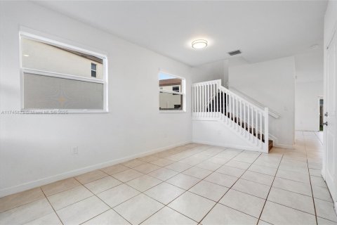 Townhouse in Miami, Florida 3 bedrooms, 157.47 sq.m. № 1726925 - photo 4