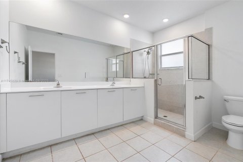 Townhouse in Miami, Florida 3 bedrooms, 157.47 sq.m. № 1726925 - photo 18