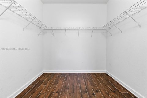 Townhouse in Miami, Florida 3 bedrooms, 157.47 sq.m. № 1726925 - photo 17