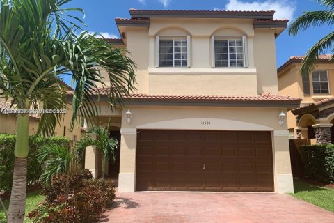 Casa en Doral, Florida 4 dormitorios, 217.48 m2 № 2009299