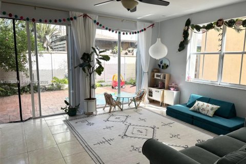 Casa en alquiler en Doral, Florida, 4 dormitorios, 217.48 m2 № 2009299 - foto 7