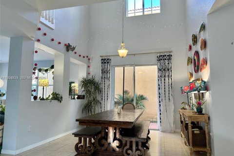 Casa en alquiler en Doral, Florida, 4 dormitorios, 217.48 m2 № 2009299 - foto 9