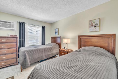 Купить кондоминиум в Форт-Лодердейл, Флорида 2 спальни, 70.23м2, № 1848777 - фото 18