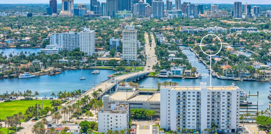 Condo in Fort Lauderdale, Florida, 2 bedrooms № 1848777