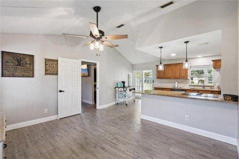 Villa ou maison à vendre à Geneva, Floride: 6 chambres, 292.18 m2 № 2418828 - photo 8