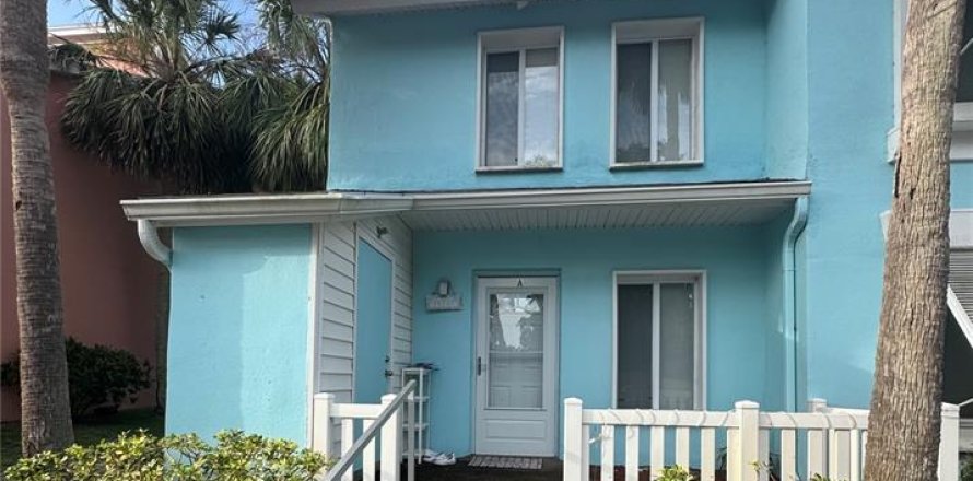 Condominio en Saint Petersburg, Florida, 2 dormitorios  № 1819375