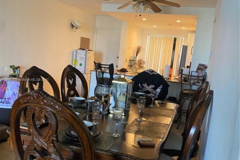 Condo in Oakland Park, Florida, 2 bedrooms  № 1706669 - photo 6