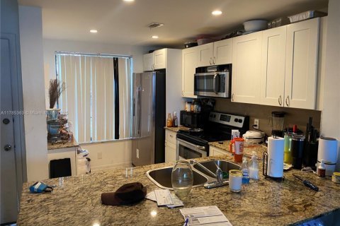 Condo in Oakland Park, Florida, 2 bedrooms  № 1706669 - photo 10