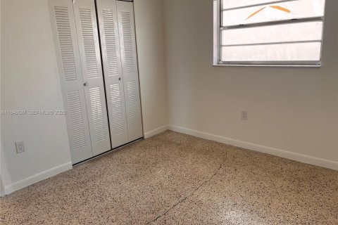 Снять в аренду квартиру в Майами, Флорида 2 спальни, 1138.24м2, № 2005390 - фото 17