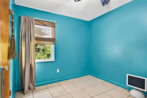 House in Seffner, Florida 4 bedrooms, 177.72 sq.m. № 1846647 - photo 20