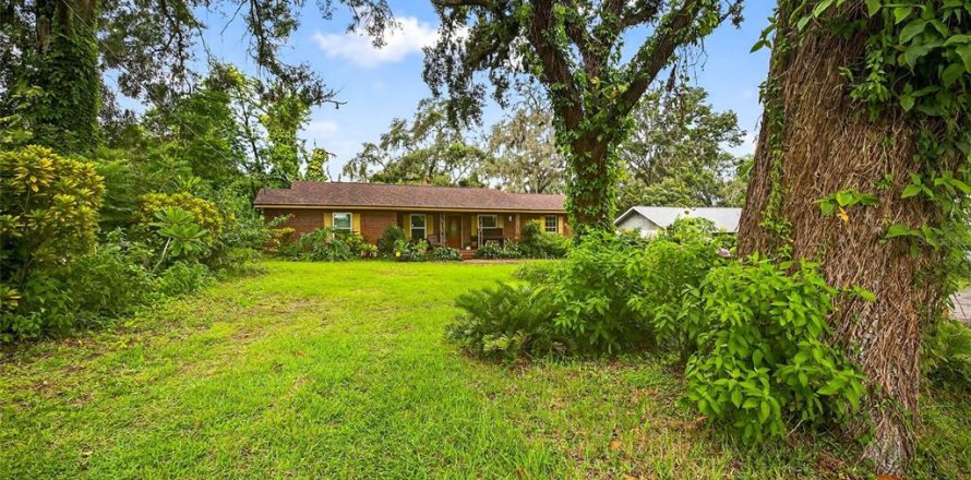 House in Seffner, Florida 4 bedrooms, 177.72 sq.m. № 1846647