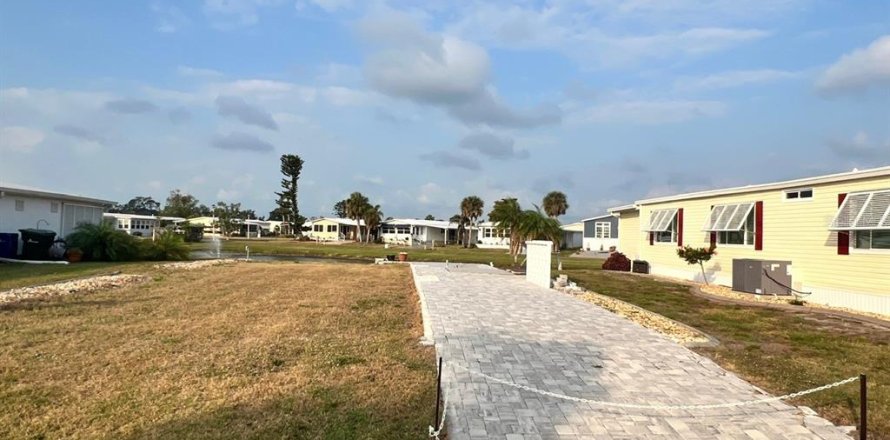Land in Englewood, Florida № 1637350