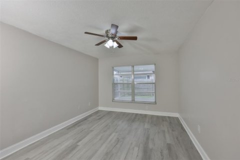 Townhouse in Brandon, Florida 3 bedrooms, 102.19 sq.m. № 2204507 - photo 13