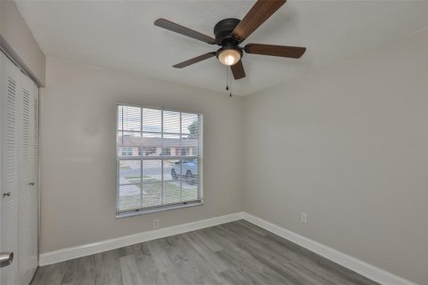 Townhouse in Brandon, Florida 3 bedrooms, 102.19 sq.m. № 2204507 - photo 21