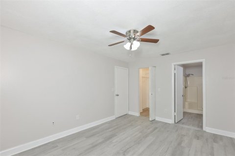 Townhouse in Brandon, Florida 3 bedrooms, 102.19 sq.m. № 2204507 - photo 12