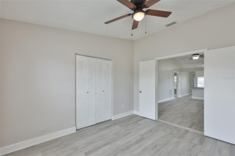 Townhouse in Brandon, Florida 3 bedrooms, 102.19 sq.m. № 2204507 - photo 18