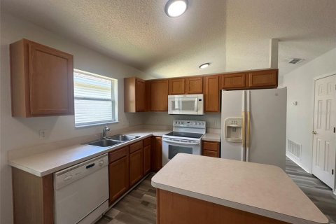 House in Leesburg, Florida 2 bedrooms, 128.76 sq.m. № 2111495 - photo 14