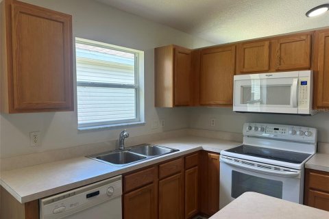 House in Leesburg, Florida 2 bedrooms, 128.76 sq.m. № 2111495 - photo 13