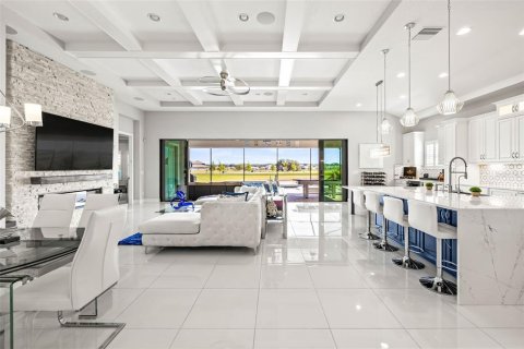 Casa en venta en San Antonio, Florida, 5 dormitorios, 291.16 m2 № 1651627 - foto 11