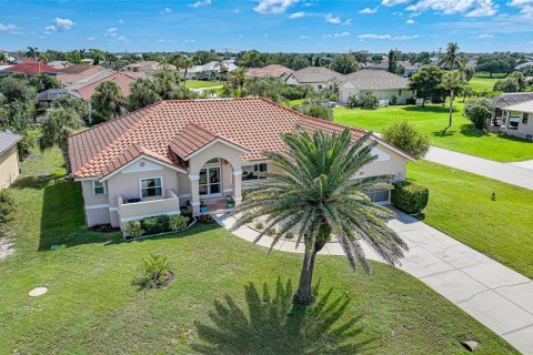 Villa ou maison à vendre à Placida, Floride: 2 chambres, 186.64 m2 № 1904865 - photo 1