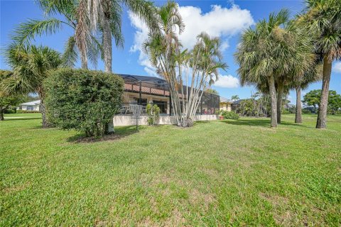 House in Placida, Florida 2 bedrooms, 186.64 sq.m. № 1904865 - photo 28