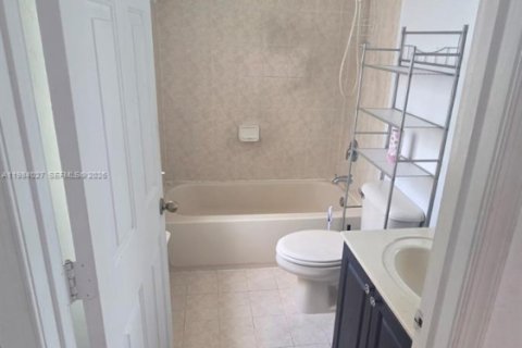 Touwnhouse à louer à Homestead, Floride: 3 chambres, 120.96 m2 № 2048569 - photo 8