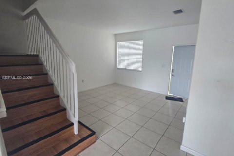 Touwnhouse à louer à Homestead, Floride: 3 chambres, 120.96 m2 № 2048569 - photo 5