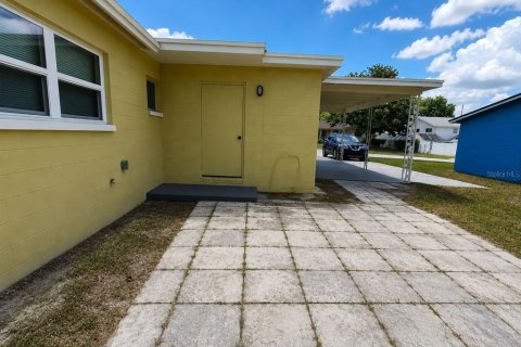 Villa ou maison à louer à Winter Haven, Floride: 3 chambres, 115.38 m2 № 2148061 - photo 8