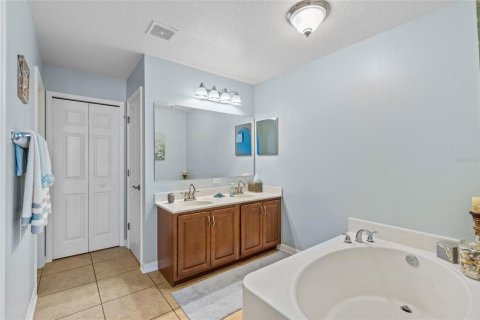 House in Alachua, Florida 4 bedrooms, 262.36 sq.m. № 1524452 - photo 15