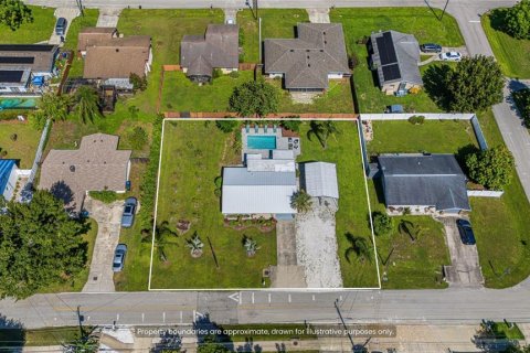 Villa ou maison à vendre à Sarasota, Floride: 2 chambres, 104.05 m2 № 2350395 - photo 25