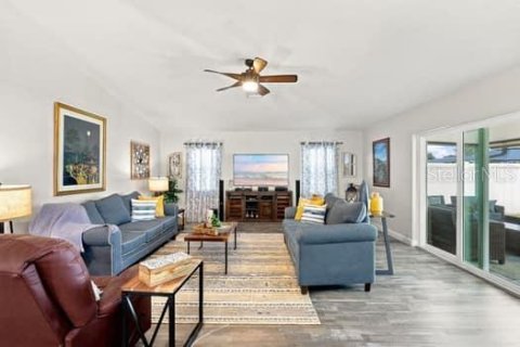 Casa en venta en Oak Hill, Florida, 3 dormitorios, 169.45 m2 № 2383708 - foto 6