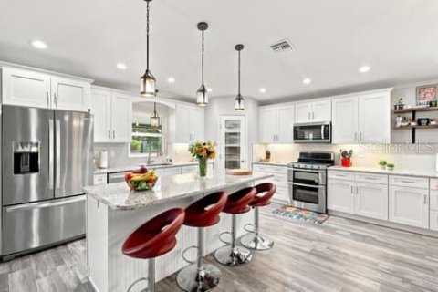Casa en venta en Oak Hill, Florida, 3 dormitorios, 169.45 m2 № 2383708 - foto 5