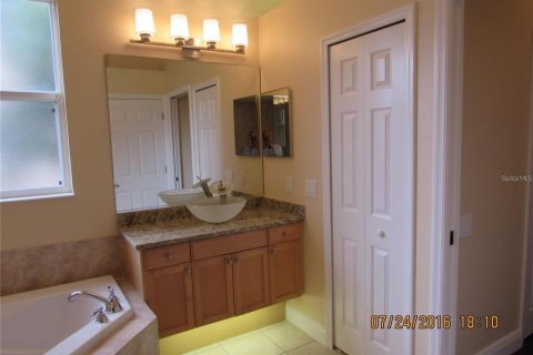 House in Sarasota, Florida 3 bedrooms, 228.45 sq.m. № 1784936 - photo 16