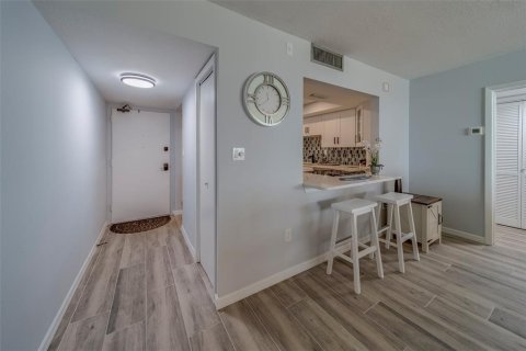 Снять в аренду кондоминиум в Редингтон-Шорс, Флорида 2 спальни, 98.48м2, № 1688280 - фото 4