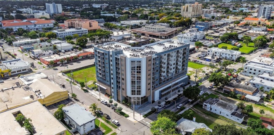 Propiedad comercial en Miami, Florida № 2031034