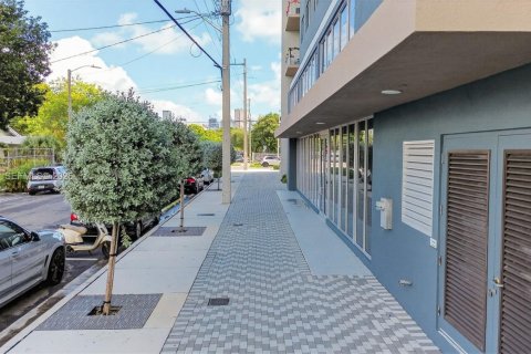 Propiedad comercial en venta en Miami, Florida № 2031034 - foto 15