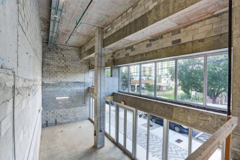 Propiedad comercial en venta en Miami, Florida № 2031034 - foto 14
