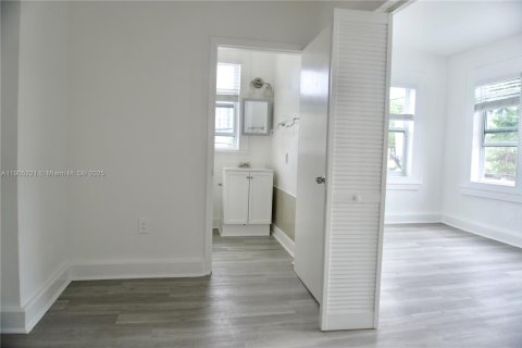 Apartment in Miami, Florida 1 bedroom № 1958691 - photo 6