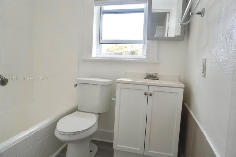 Apartment in Miami, Florida 1 bedroom № 1958691 - photo 15