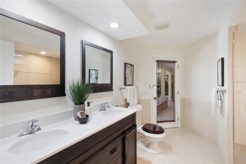 House in Palm Harbor, Florida 4 bedrooms, 256.04 sq.m. № 2393639 - photo 27