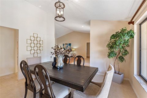 House in Palm Harbor, Florida 4 bedrooms, 256.04 sq.m. № 2393639 - photo 17