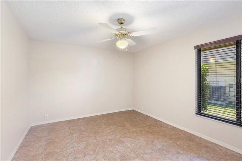 House in Palm Harbor, Florida 4 bedrooms, 256.04 sq.m. № 2393639 - photo 25